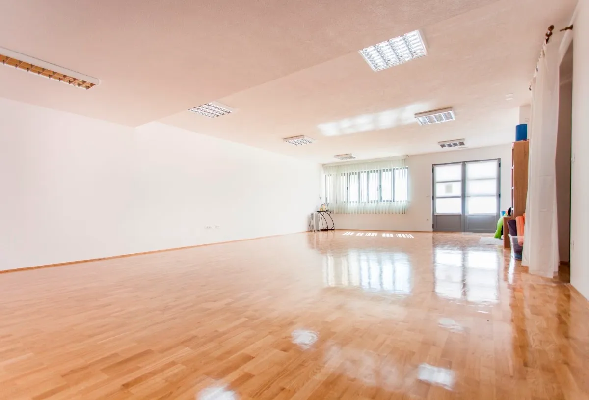 Ananda Yoga Studio Split