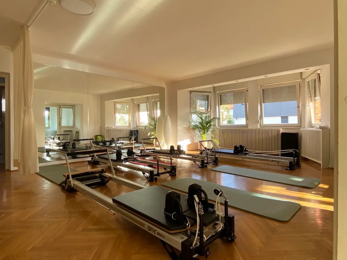 Dishi Pilates Garden - Reformer studio