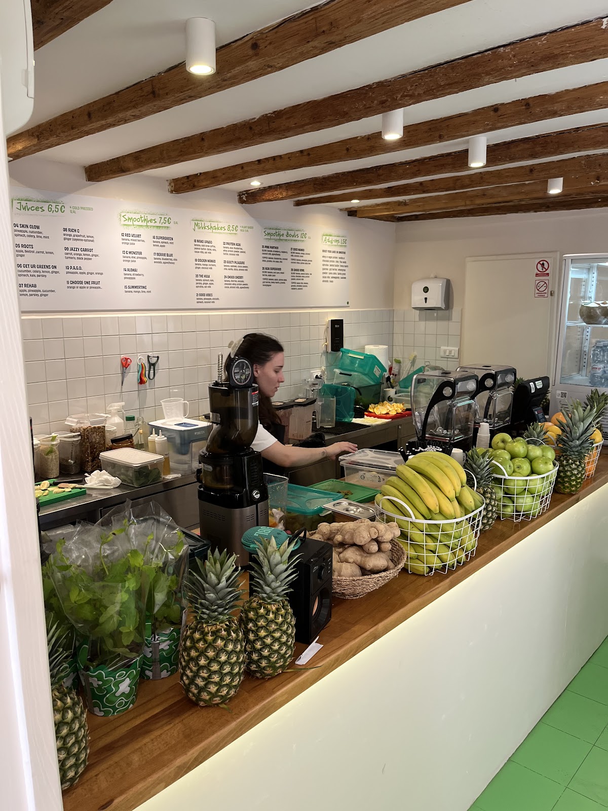Ginger juice & smoothie bar