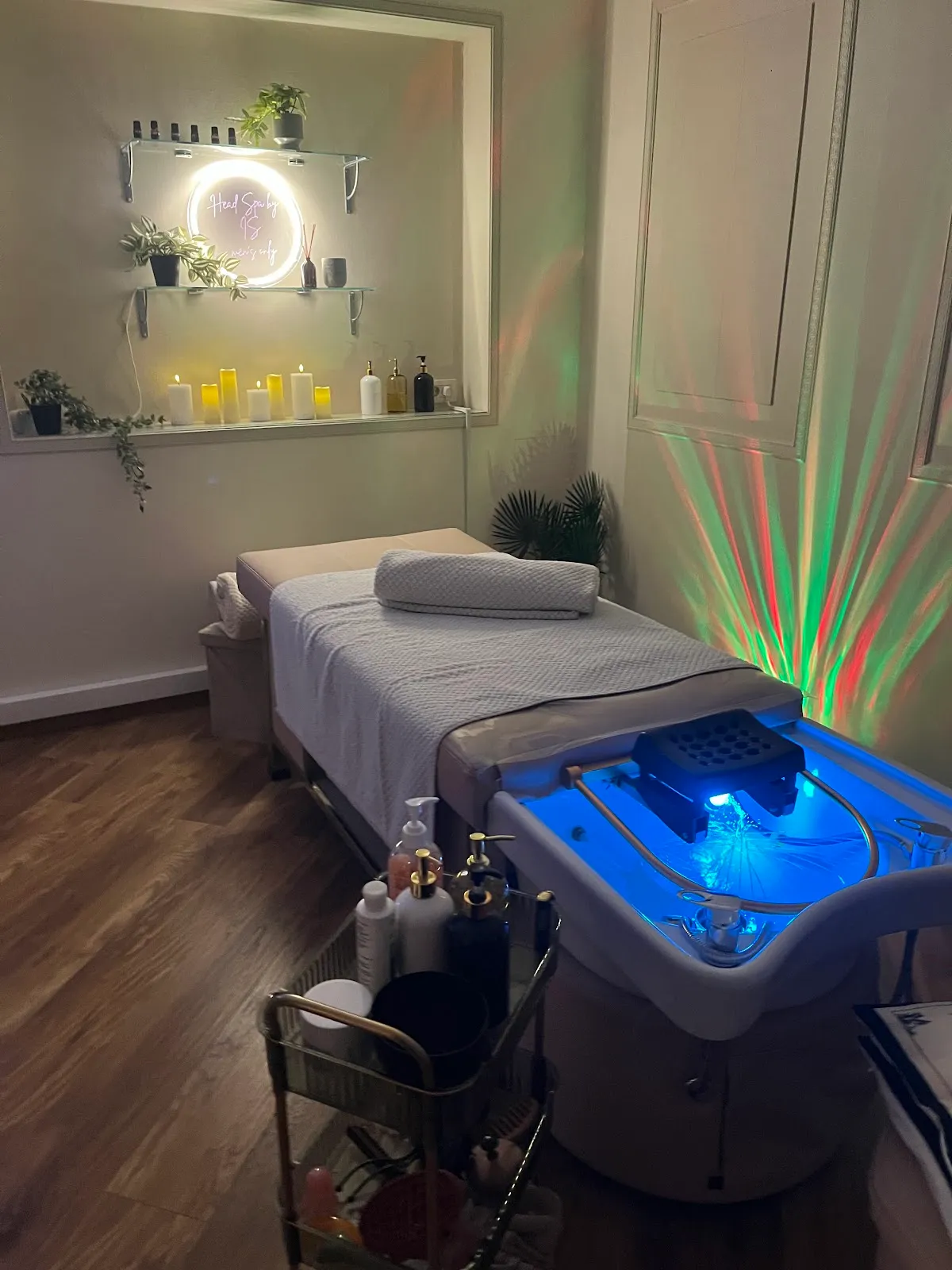 Head Spa by IS