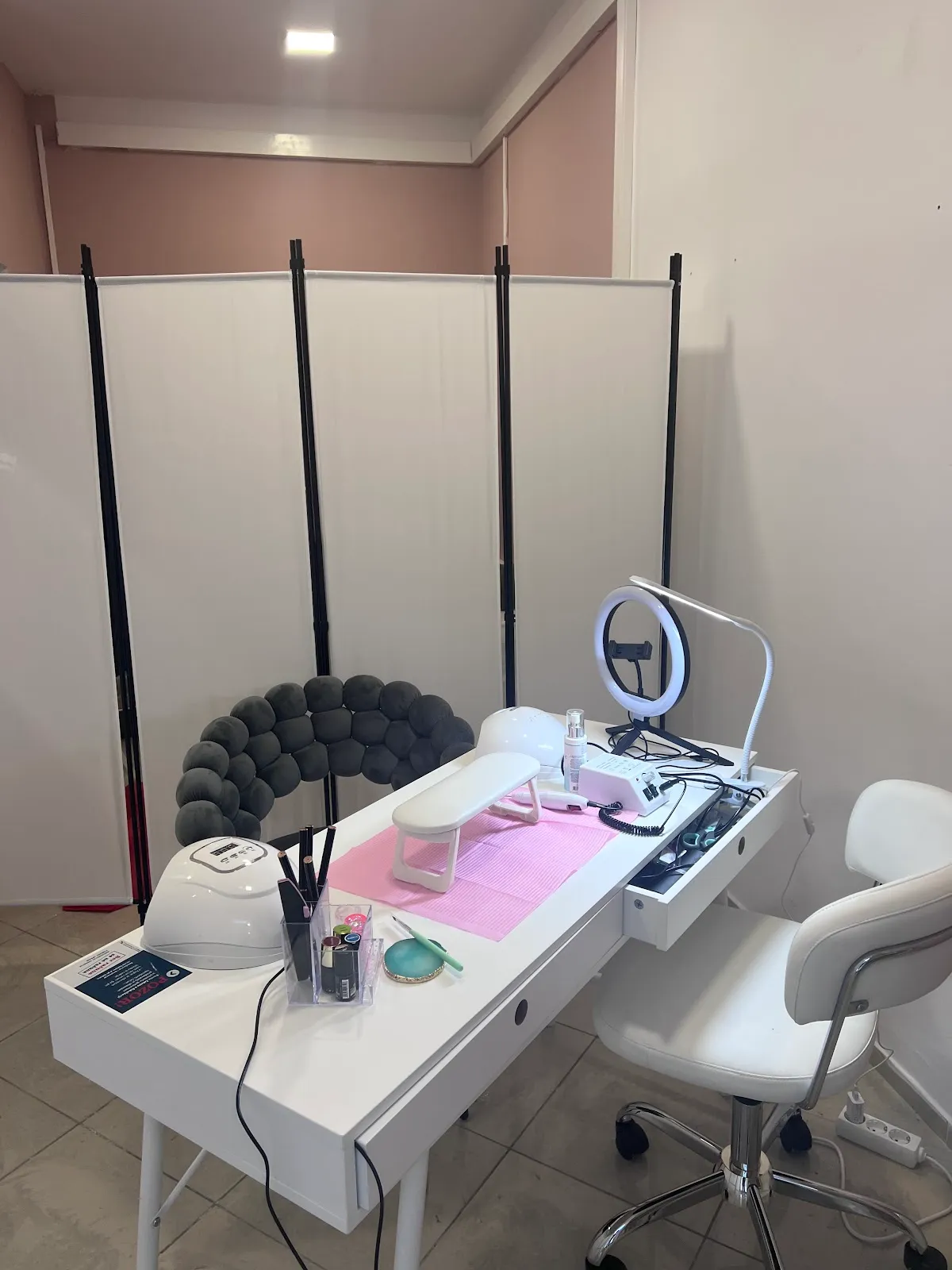 Head Spa Salon, Pula