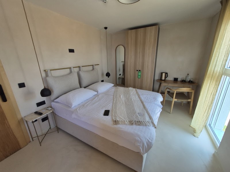 loor luxury retreat — photo 3
