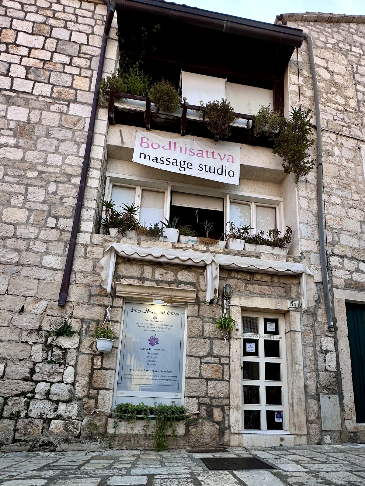 Massage studio Bodhisattva