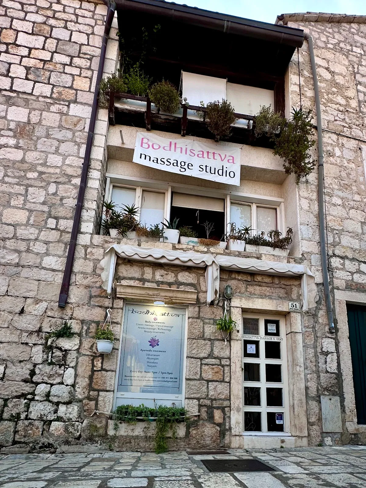 Massage studio Bodhisattva