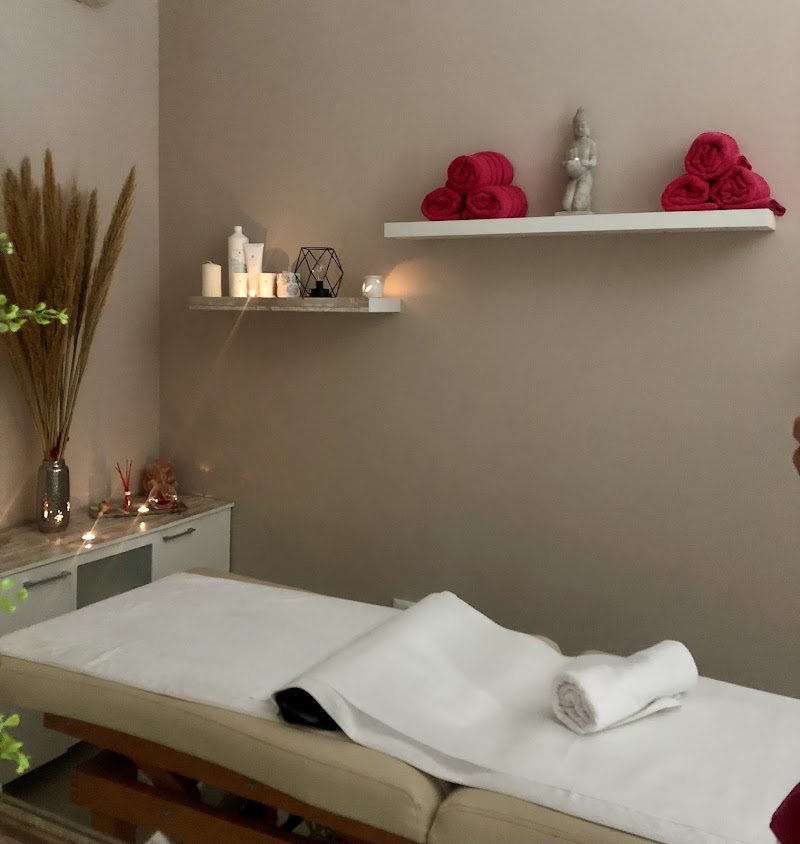 /-Massage Studio Zen