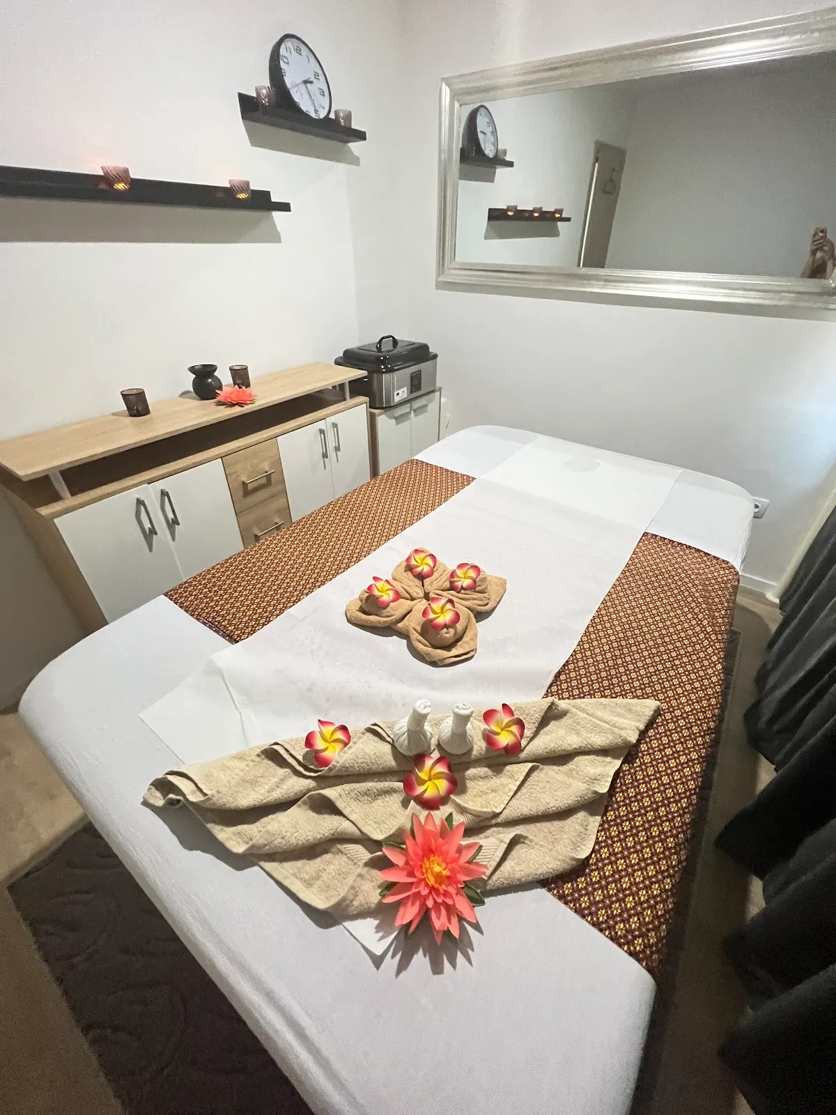 Nok healing massage