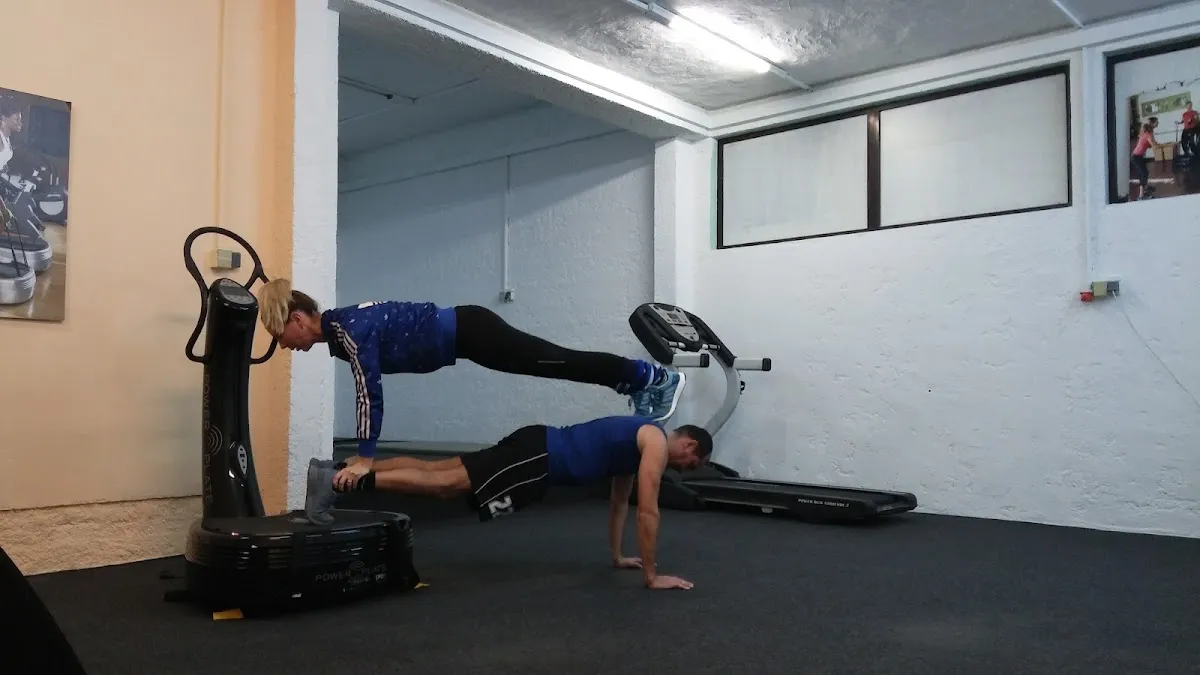 Power Plate & fitness studio "Fitness Planet"