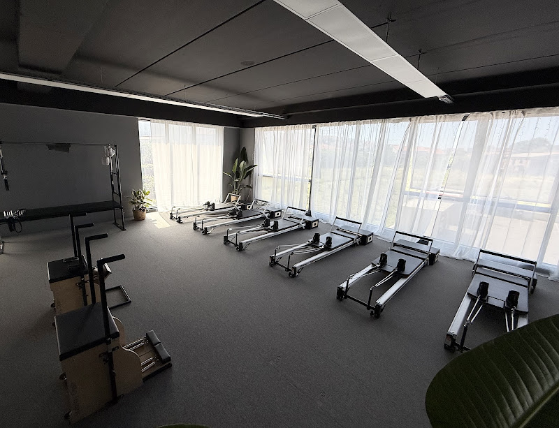 Refit - Pilates, Reformer Pilates — photo 3