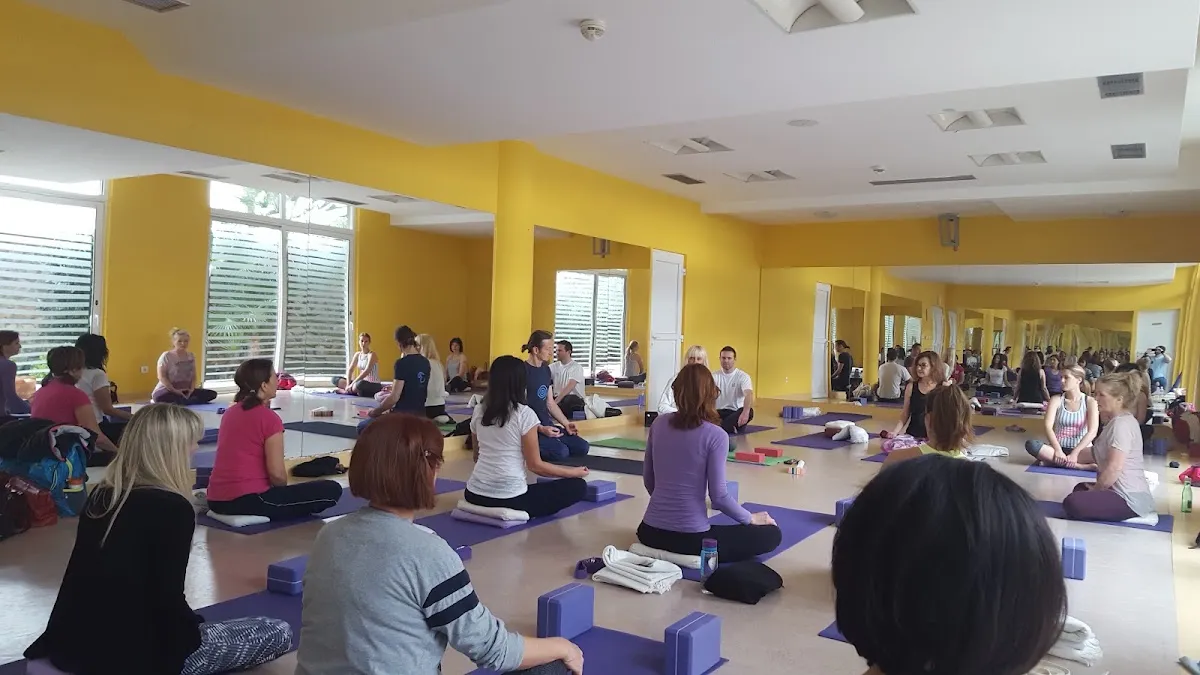 Renata Reiner -Yoga