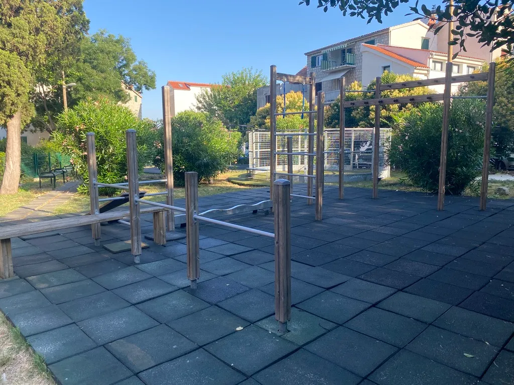 Street workout park - Toć teretana na otvorenom