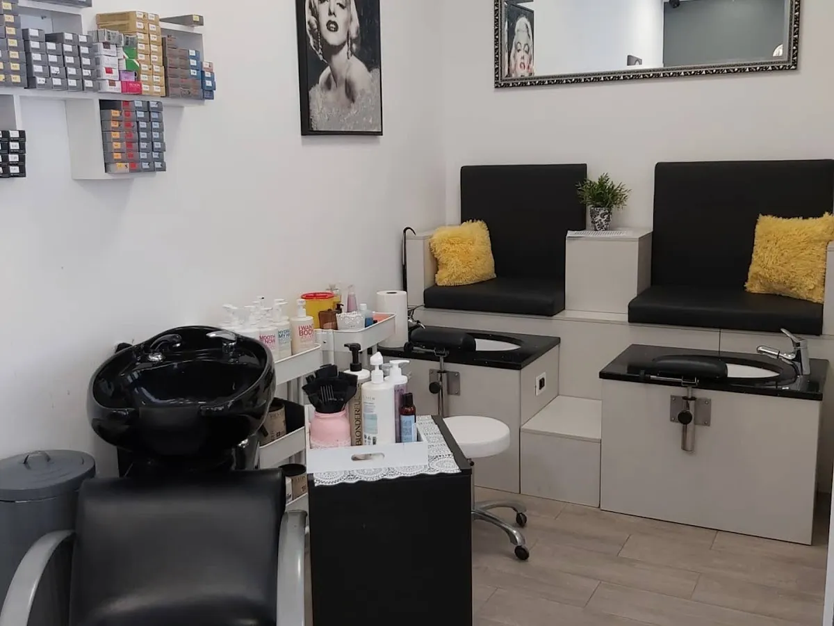 STUDIO ANNAI