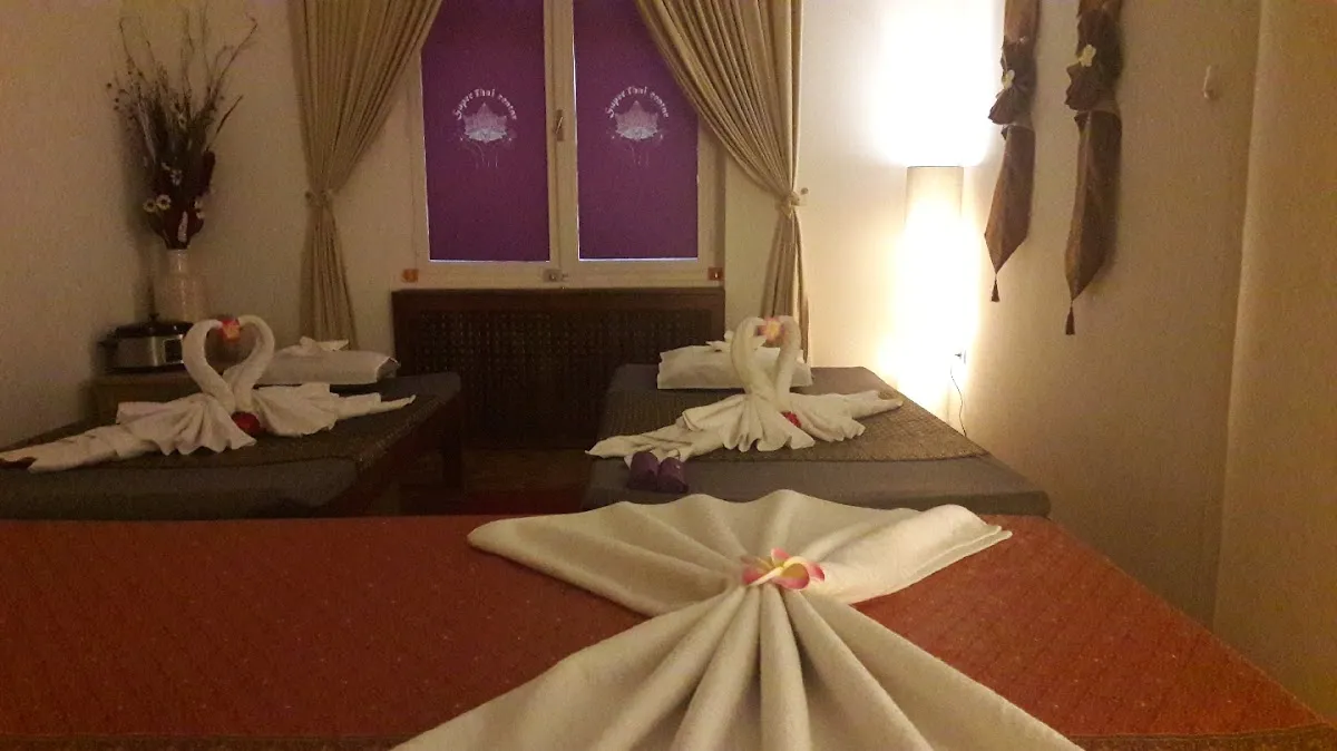 Super Thai Centar