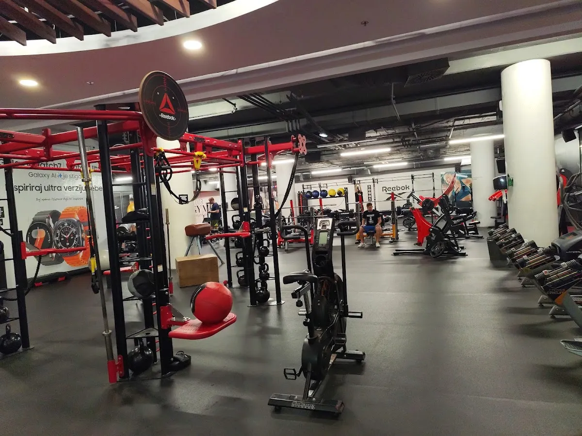 THE Fitness Green Gold